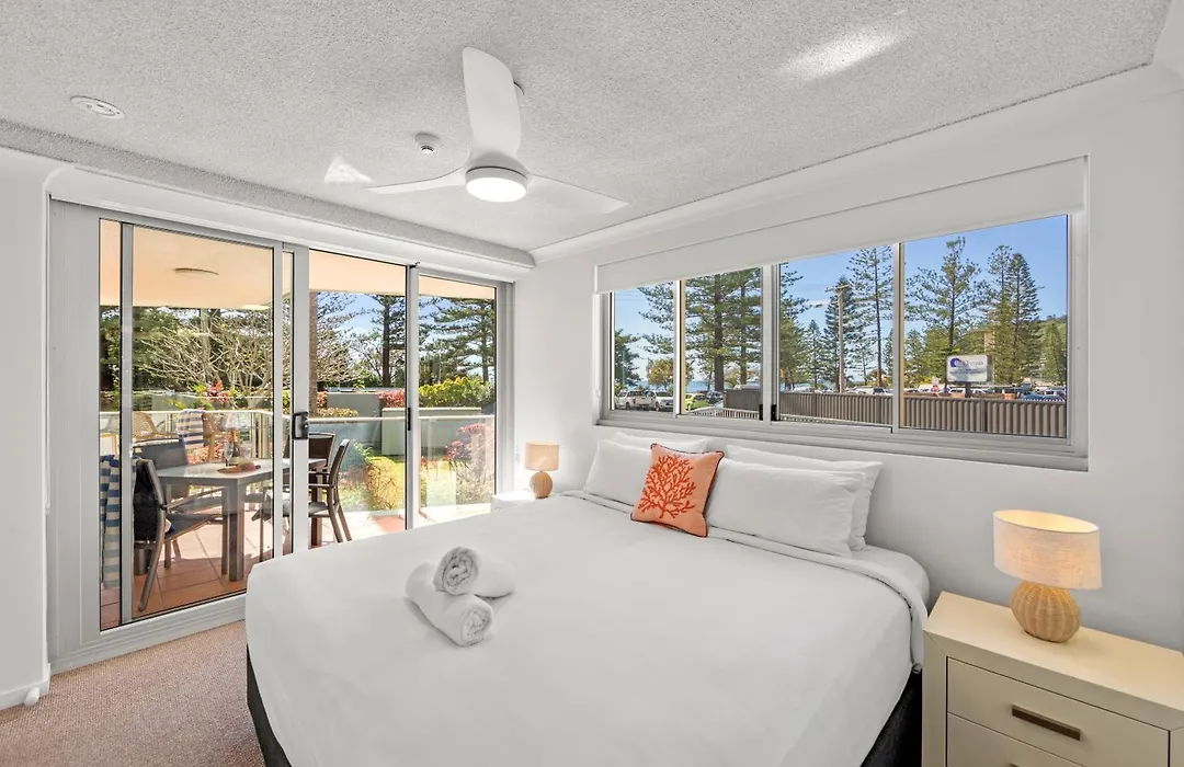 Pacific Regis Beachfront Holiday Apartments-1