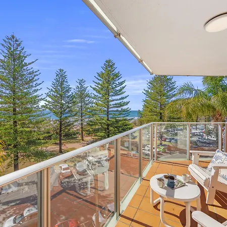 Pacific Regis Beachfront Holiday Apartments-2
